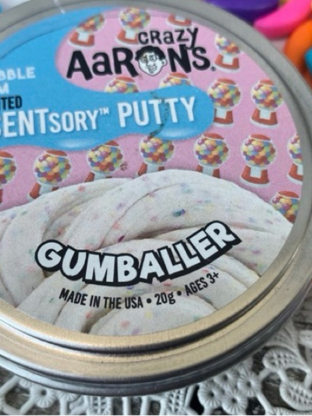 Gumballer Scented Putty - White with Multicolor Confetti